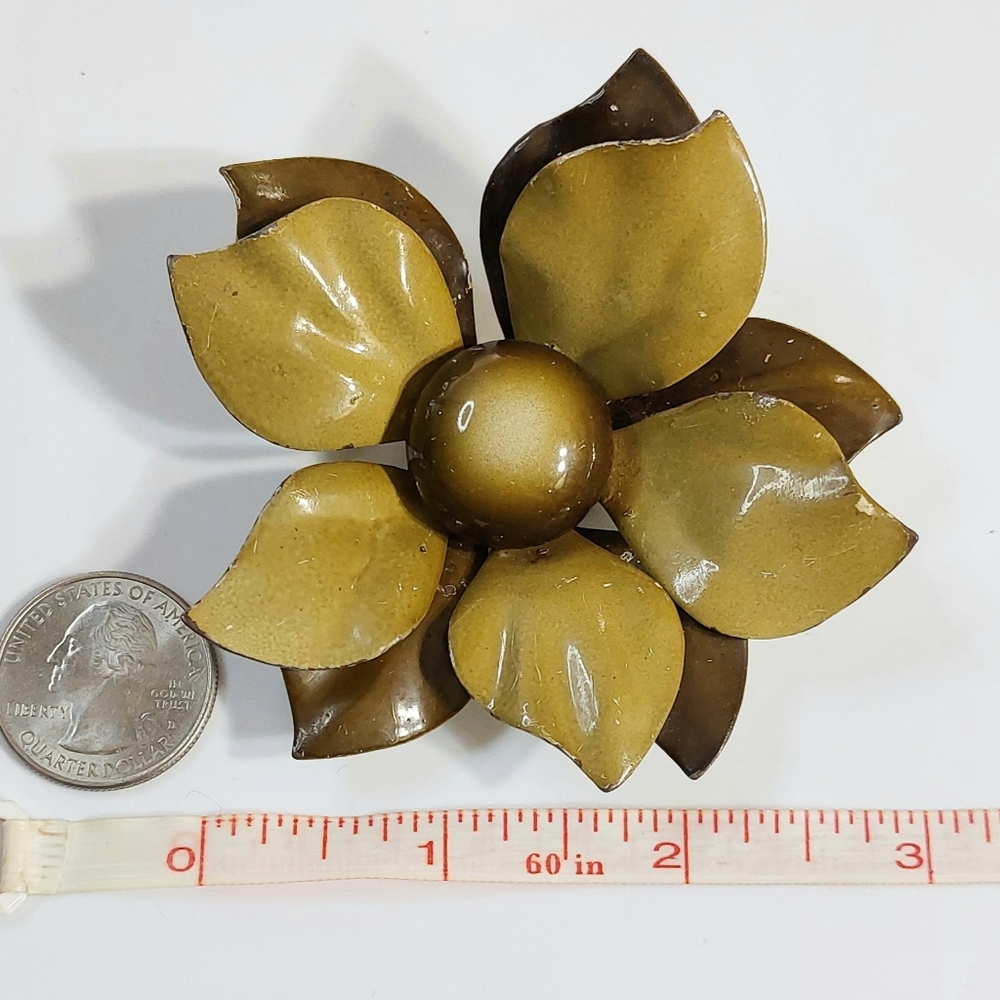 Vintage Flower Brooch group - Picture 5 of 11
